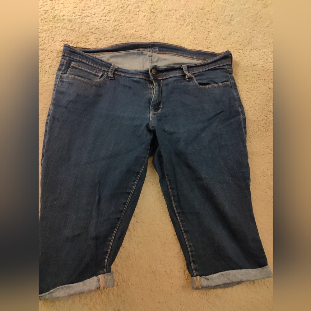 Old Navy Dark Blue Denim Capri Jeans, Size 14